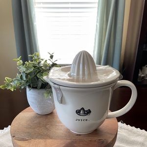 Rae Dunn ceramic  "Icon juicer"